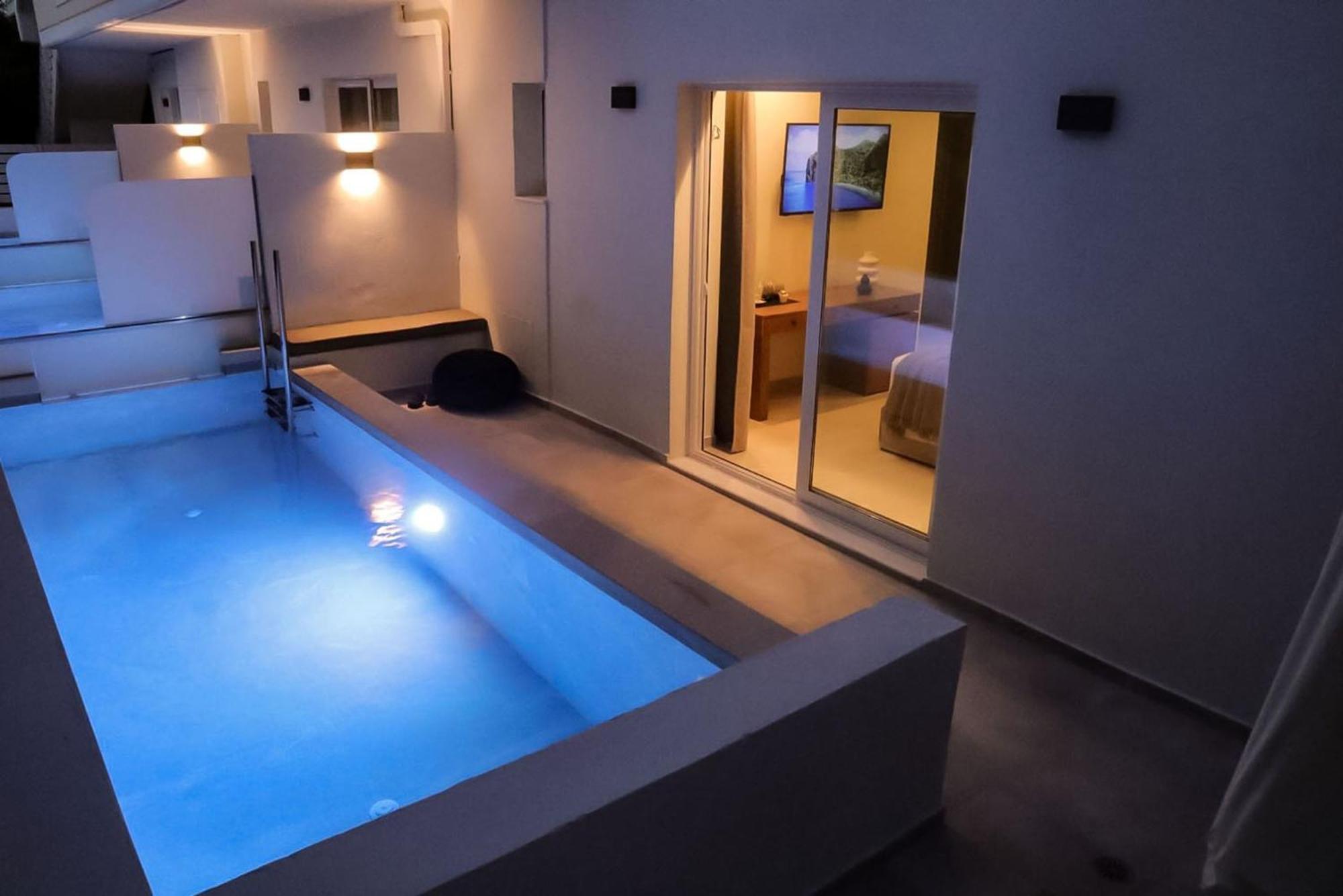 Rhotheon Suites In יאליסוס מראה חיצוני תמונה